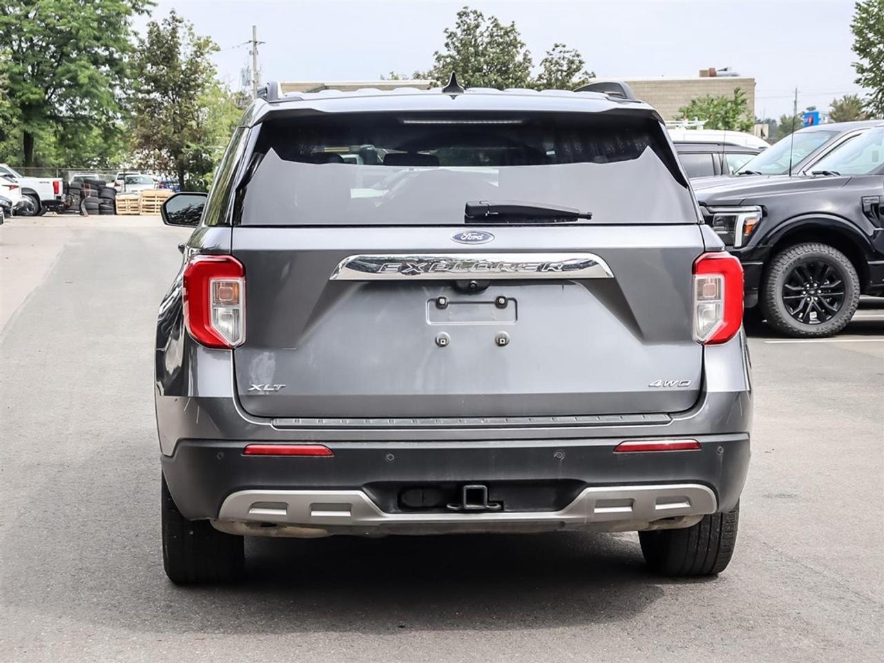 2022 Ford Explorer XLT 4WD Photo