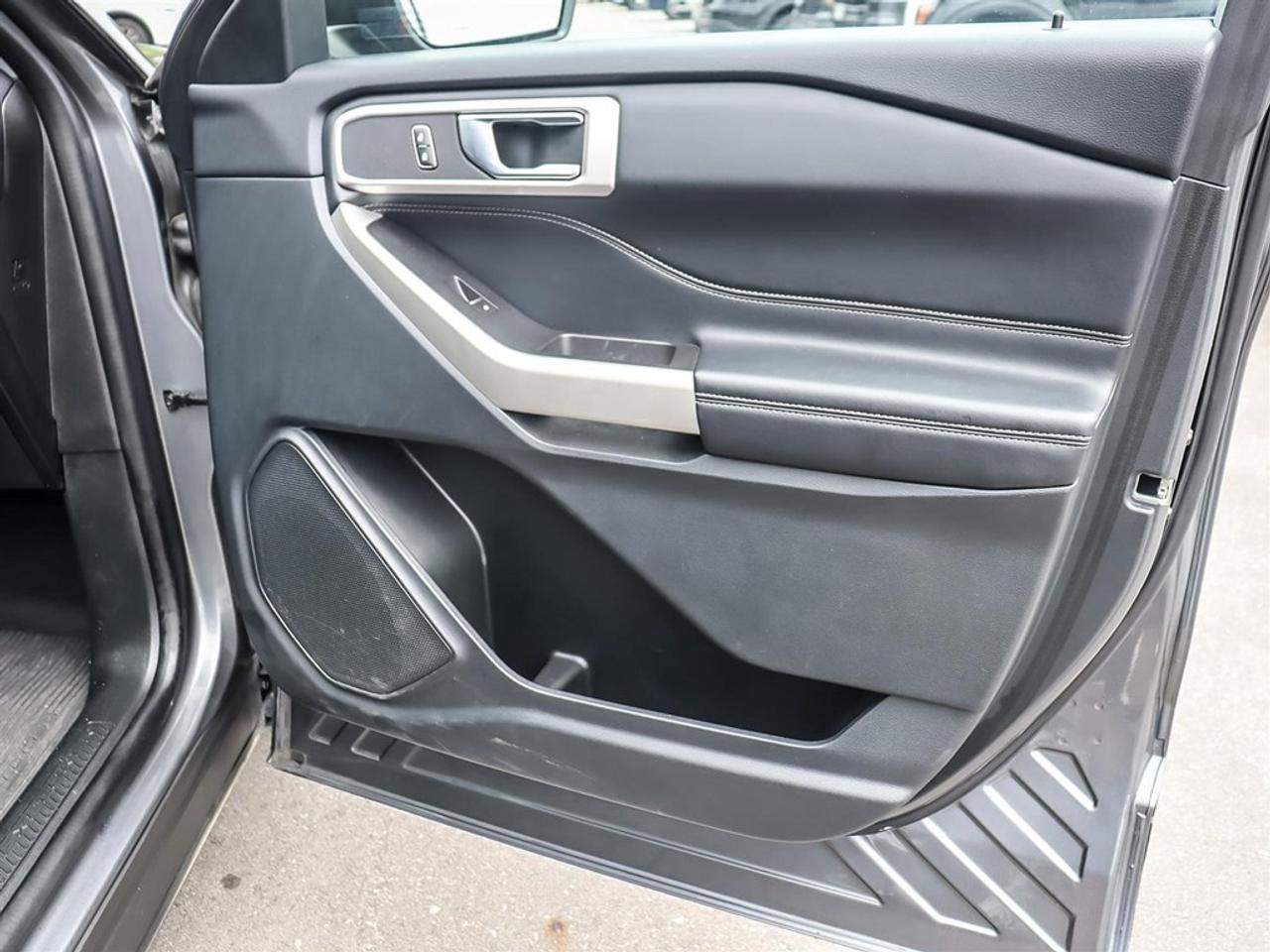 2022 Ford Explorer XLT 4WD Photo