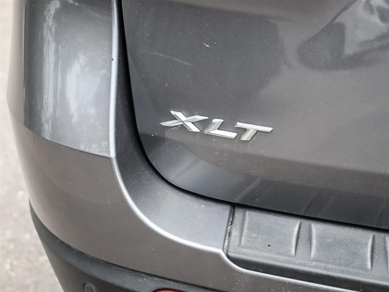 2022 Ford Explorer XLT 4WD Photo