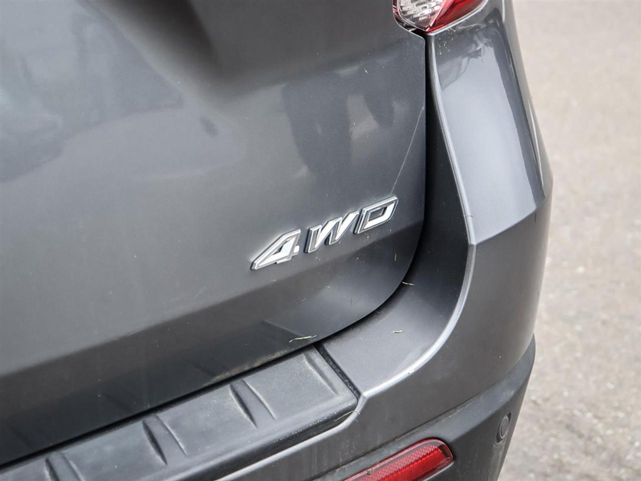 2022 Ford Explorer XLT 4WD Photo