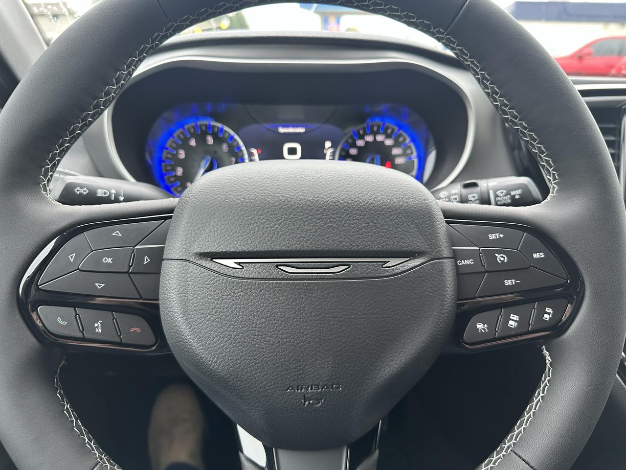 2027 Chrysler Pacifica Select Photo