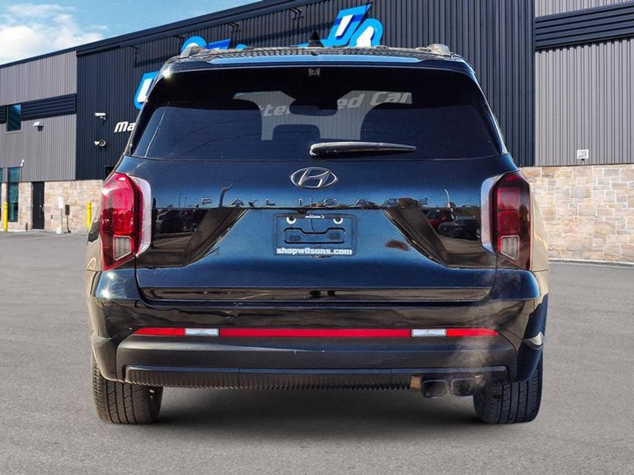 2023 Hyundai PALISADE Ultimate Calligraphy AWD | 7 Pass | Captain's Chairs | Leather | Sunroof | BSM and More ! Photo
