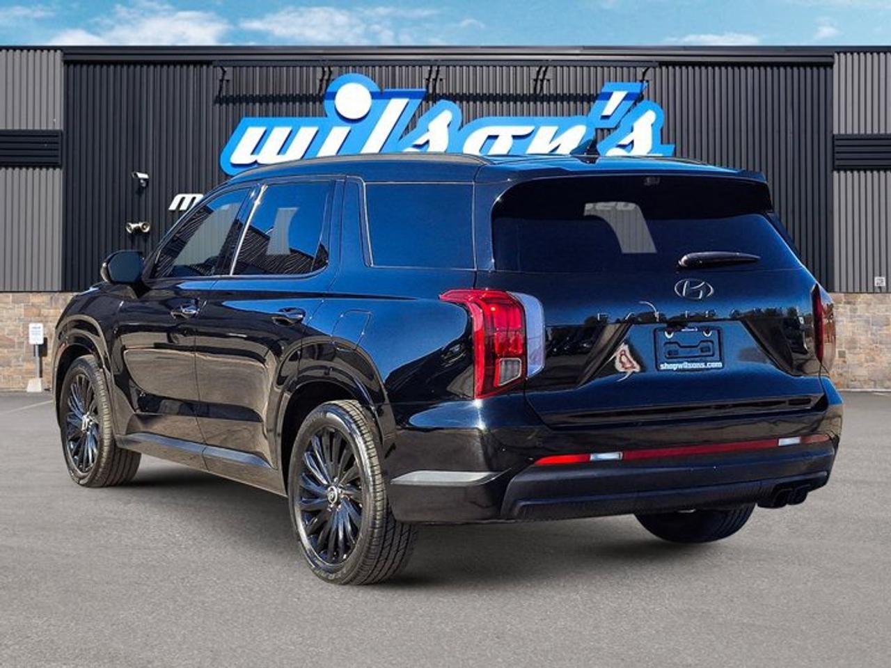 2023 Hyundai PALISADE Ultimate Calligraphy AWD | 7 Pass | Captain's Chairs | Leather | Sunroof | BSM and More ! Photo