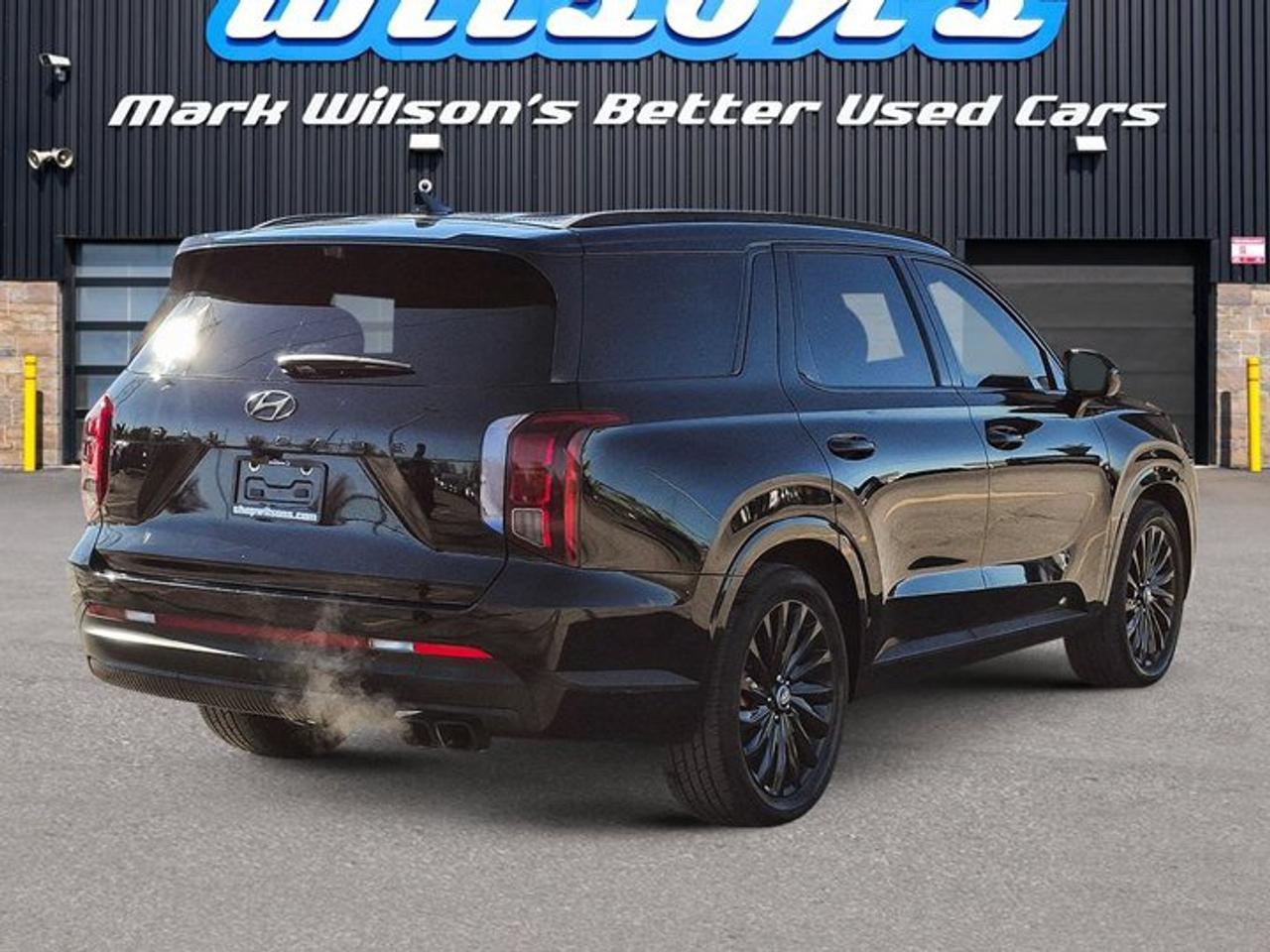 2023 Hyundai PALISADE Ultimate Calligraphy AWD | 7 Pass | Captain's Chairs | Leather | Sunroof | BSM and More ! Photo