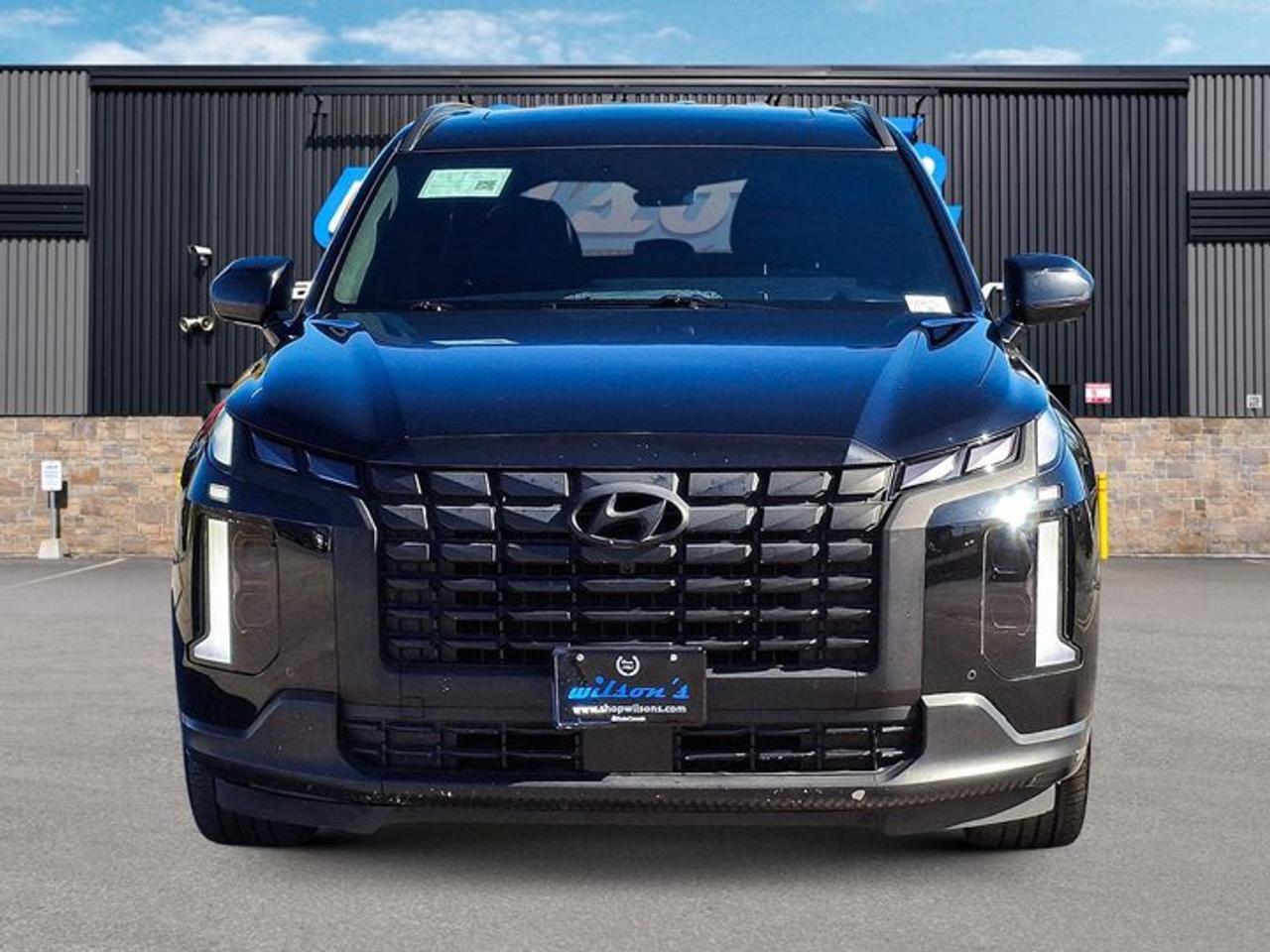 2023 Hyundai PALISADE Ultimate Calligraphy AWD | 7 Pass | Captain's Chairs | Leather | Sunroof | BSM and More ! Photo