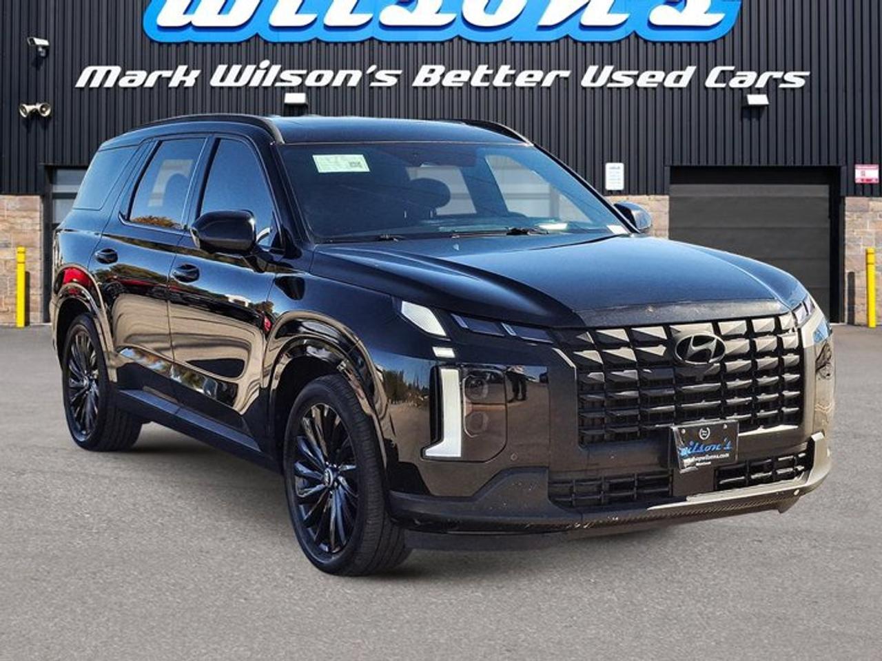 2023 Hyundai PALISADE Ultimate Calligraphy AWD | 7 Pass | Captain's Chairs | Leather | Sunroof | BSM and More ! Photo