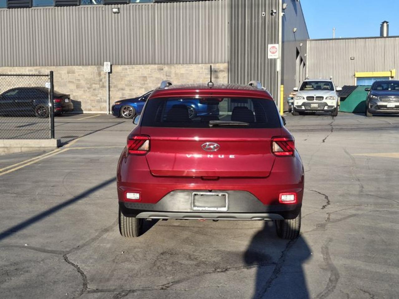 2023 Hyundai Venue Preferred | Heated Seats + Steering | BSM | CarPlay + Android | Remote Start | Rear Cam | and More ! Photo4