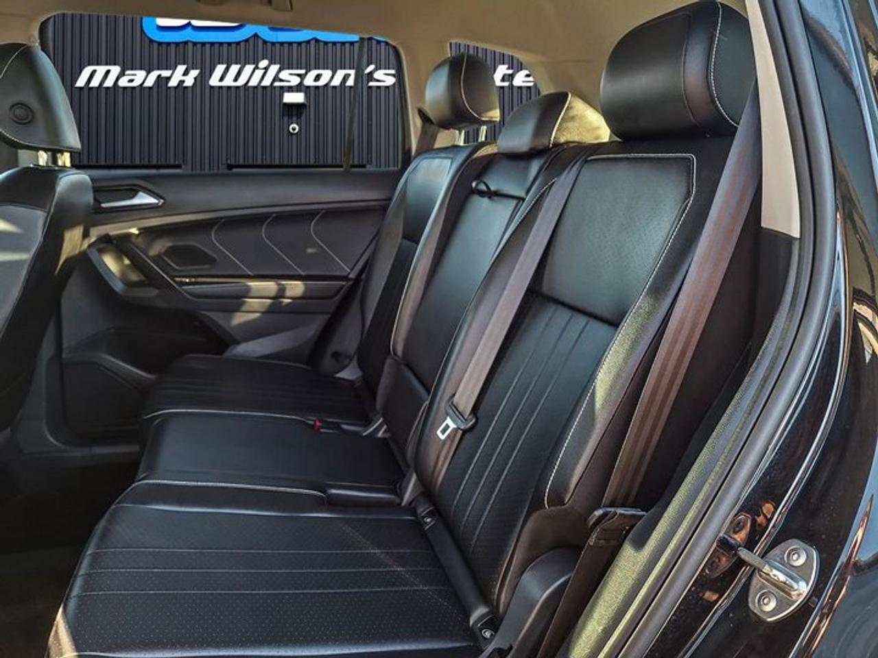 2024 Volkswagen Tiguan Comfortline AWD | Leather | Heated Seats + Steering | Wireless Carplay | Adaptive Cruise | and More! Photo
