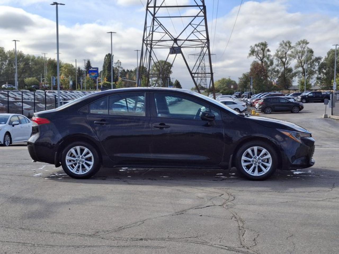 2024 Toyota Corolla LE Upgrade | Sunroof | Heated Seats | Radar Cruise | Rear Camera | Bluetooth | and More ! Photo