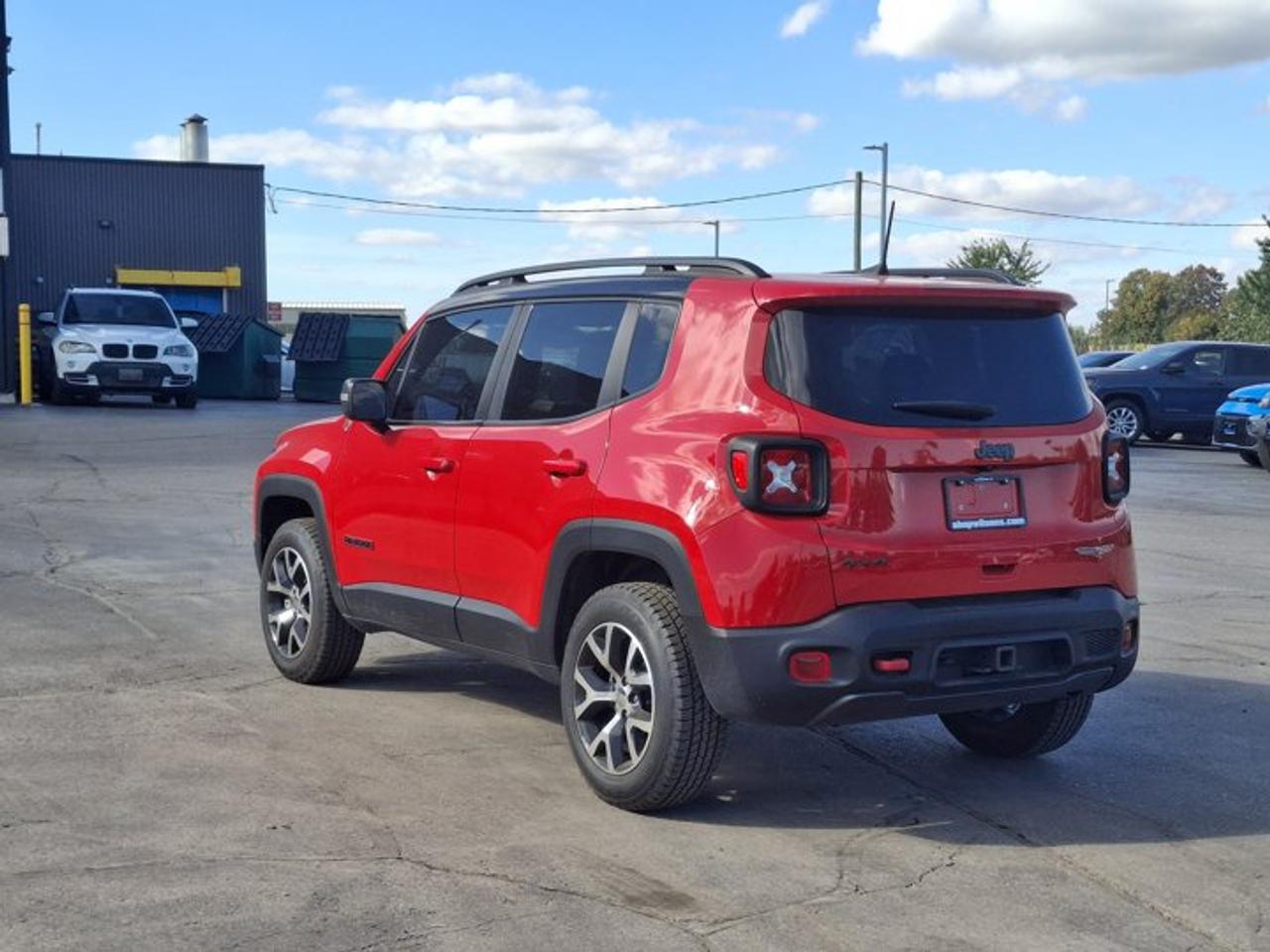 2021 Jeep Renegade Trailhawk 4WD | Pano Sunroof | Kenwood Audio | Trailer Group | Carplay + Android Auto | Heated Seats Photo2