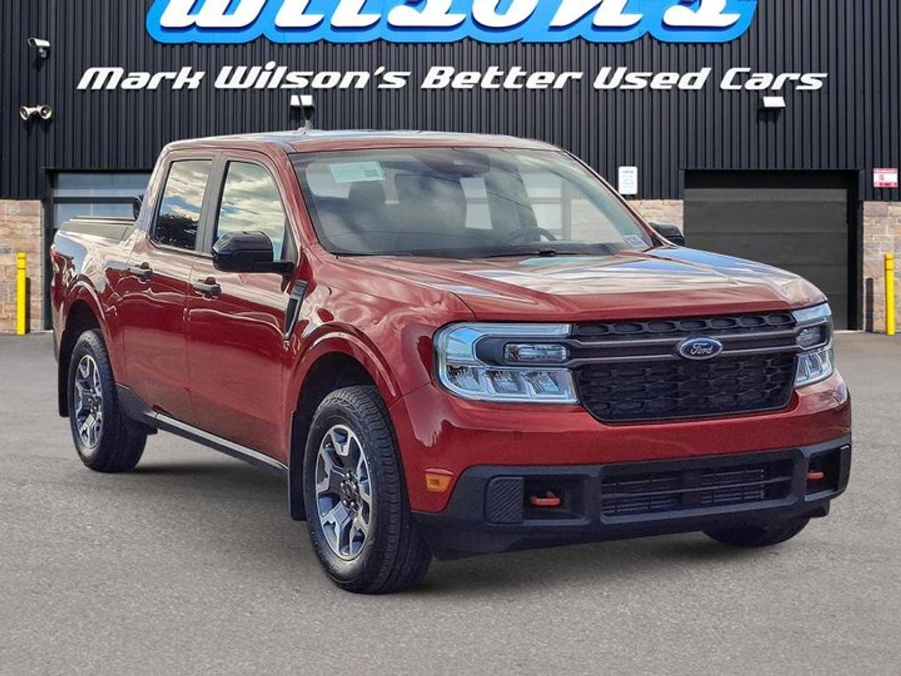 2024 Ford Maverick XLT AWD | Luxury Pkg | Sunroof | FX4 | 17" Alloys | Power Seat | Heated Wheel + Seats | and More ! Photo