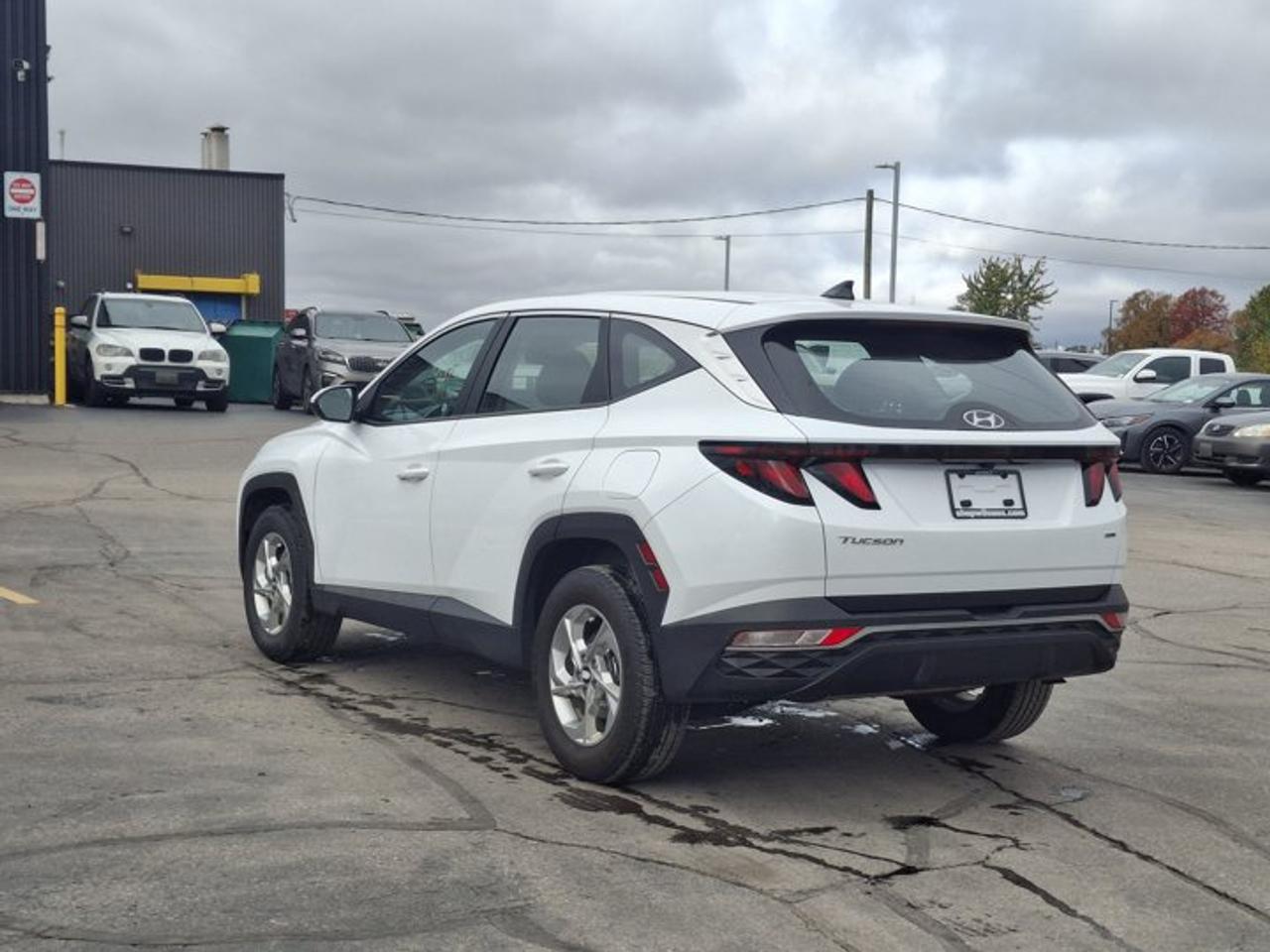 2023 Hyundai Tucson Essential AWD | Heated Seats | Cruise Control | Lane Keep Assist | Reverse Cam | and More ! Photo2