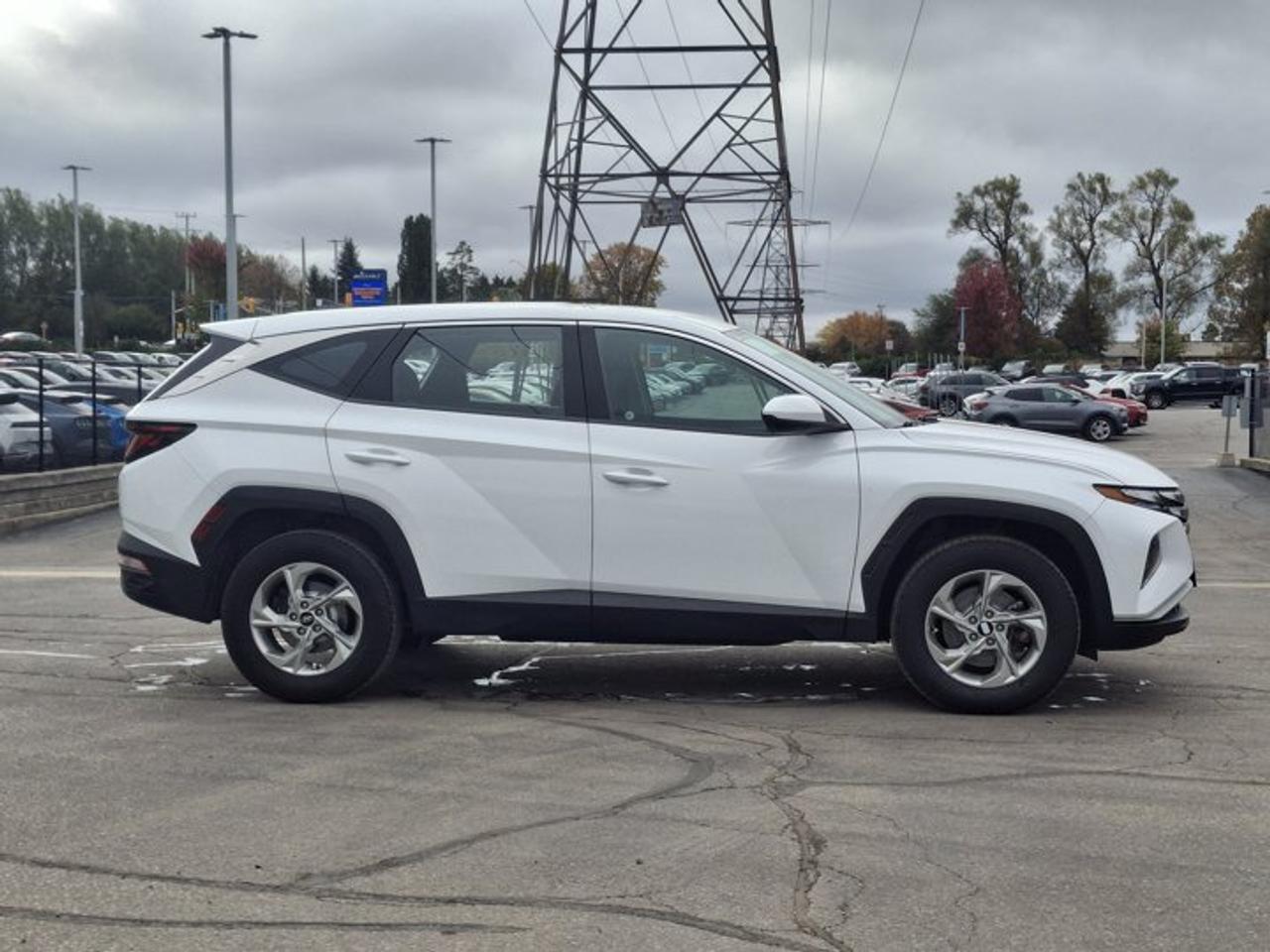 2023 Hyundai Tucson Essential AWD | Heated Seats | Cruise Control | Lane Keep Assist | Reverse Cam | and More ! Photo