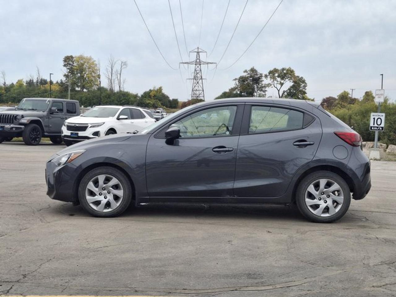 2020 Toyota Yaris Hatchback LE | Auto | Heated Seats | Bluetooth | Rear Camera | and More ! Photo