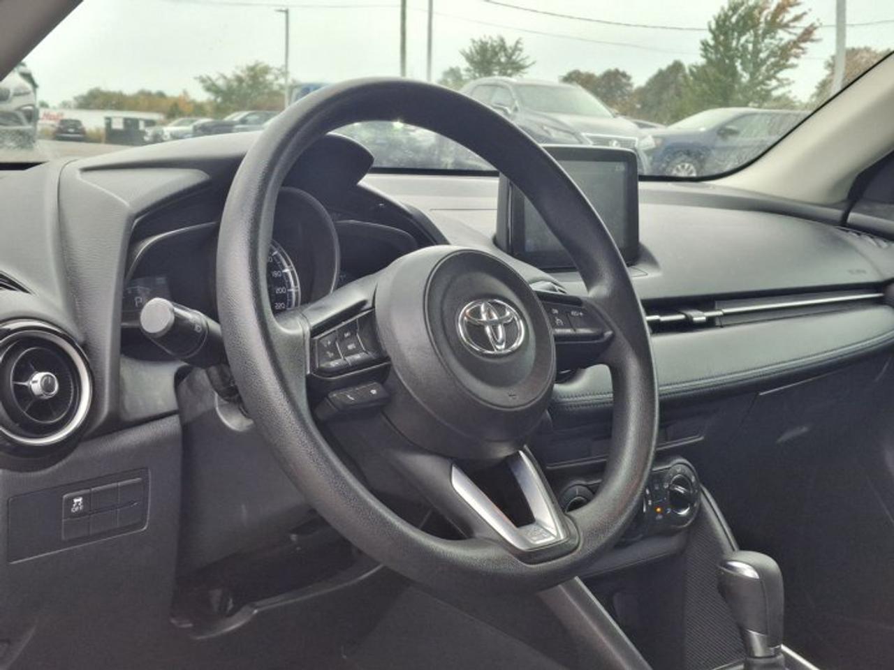 2020 Toyota Yaris Hatchback LE | Auto | Heated Seats | Bluetooth | Rear Camera | and More ! Photo