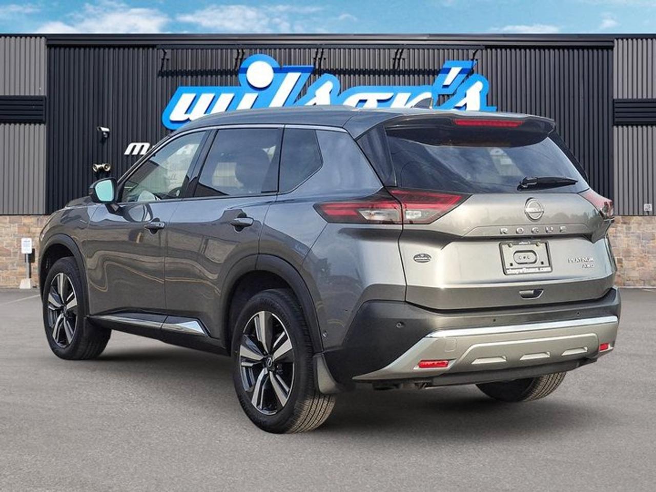 2023 Nissan Rogue Platinum AWD | Leather | Sunroof | Nav | HUD | Bose | Heated Wheel + Seats | 360 Camera and More ! Photo2