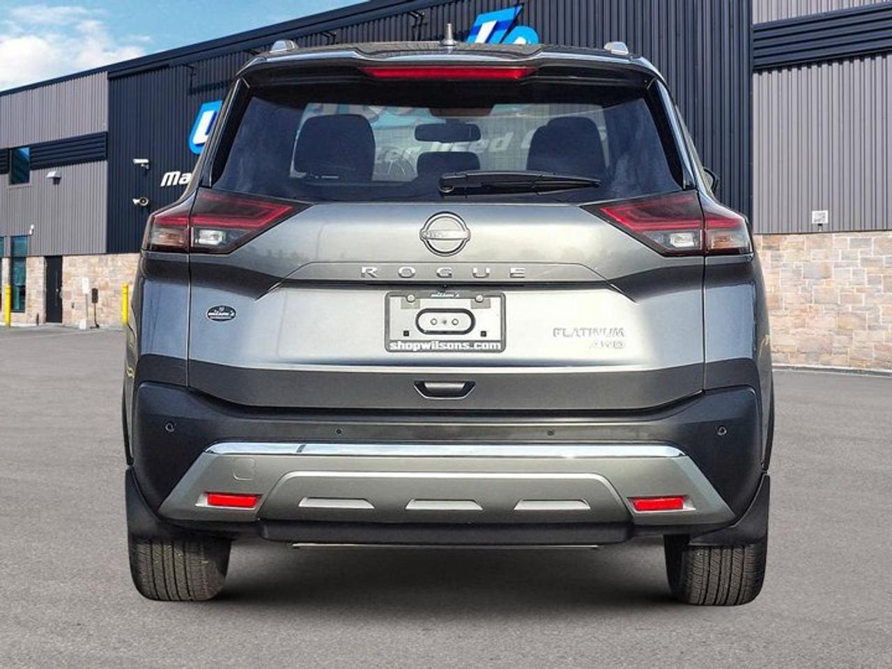 2023 Nissan Rogue Platinum AWD | Leather | Sunroof | Nav | HUD | Bose | Heated Wheel + Seats | 360 Camera and More ! Photo