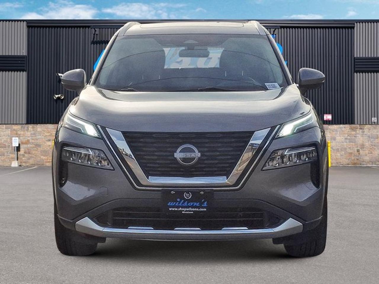 2023 Nissan Rogue Platinum AWD | Leather | Sunroof | Nav | HUD | Bose | Heated Wheel + Seats | 360 Camera and More ! Photo