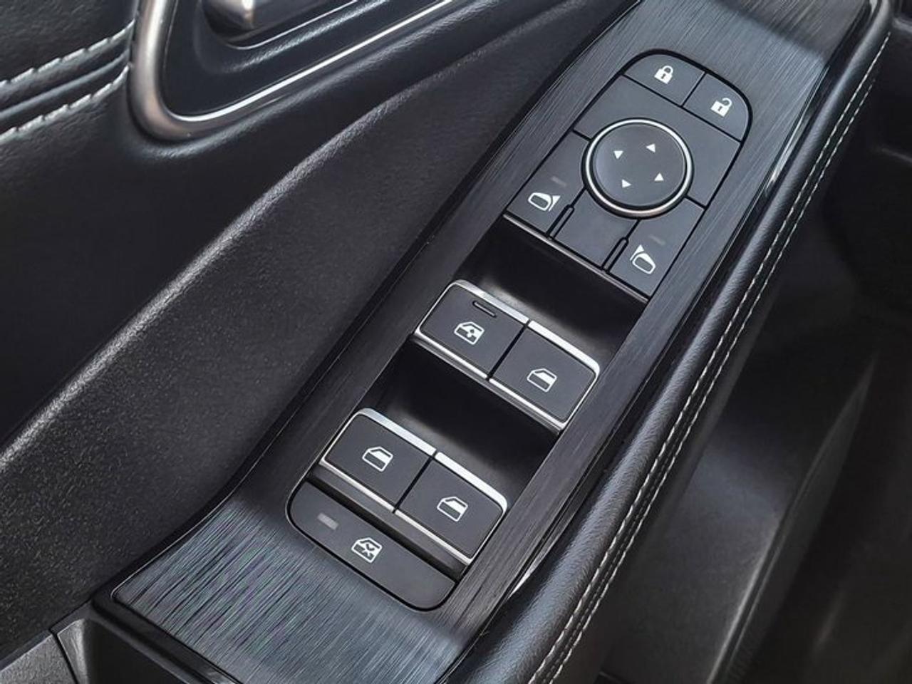 2023 Nissan Rogue Platinum AWD | Leather | Sunroof | Nav | HUD | Bose | Heated Wheel + Seats | 360 Camera and More ! Photo