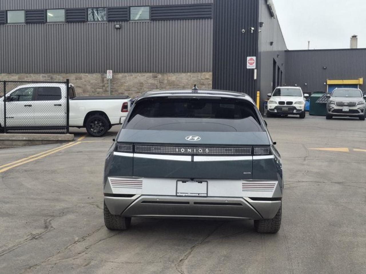 2024 Hyundai IONIQ 5 Ultimate AWD | Long Range | Leather | Glass Roof | Heated + Ventilated Seats | Htd Steering & More ! Photo