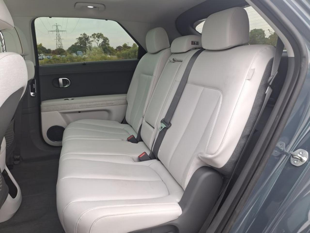 2024 Hyundai IONIQ 5 Ultimate AWD | Long Range | Leather | Glass Roof | Heated + Ventilated Seats | Htd Steering & More ! Photo