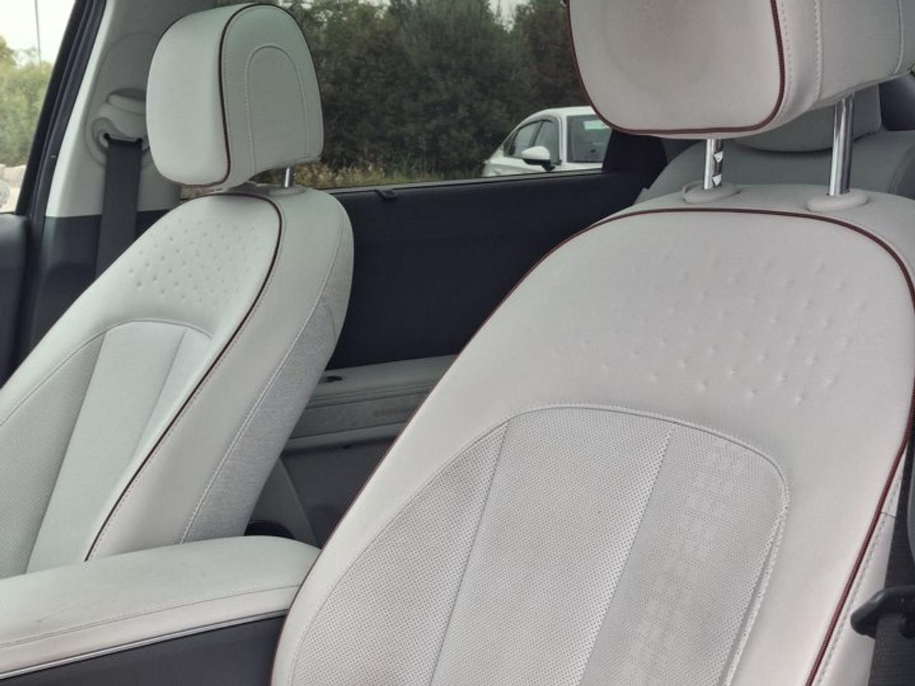 2024 Hyundai IONIQ 5 Ultimate AWD | Long Range | Leather | Glass Roof | Heated + Ventilated Seats | Htd Steering & More ! Photo
