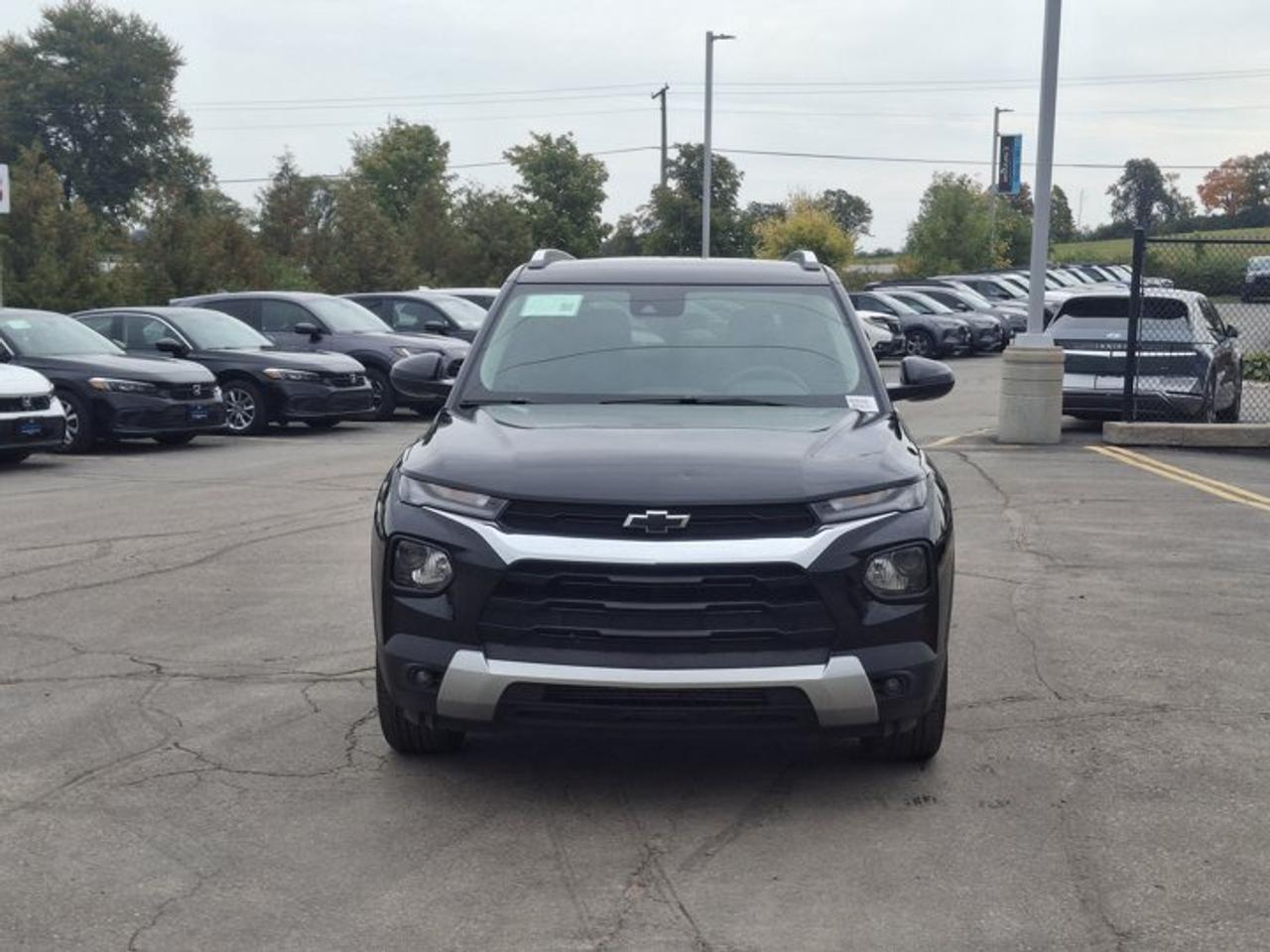 2023 Chevrolet TrailBlazer LT AWD | Heated Seats | CarPlay + Android | Remote Start | Rear Cam | and More ! Photo
