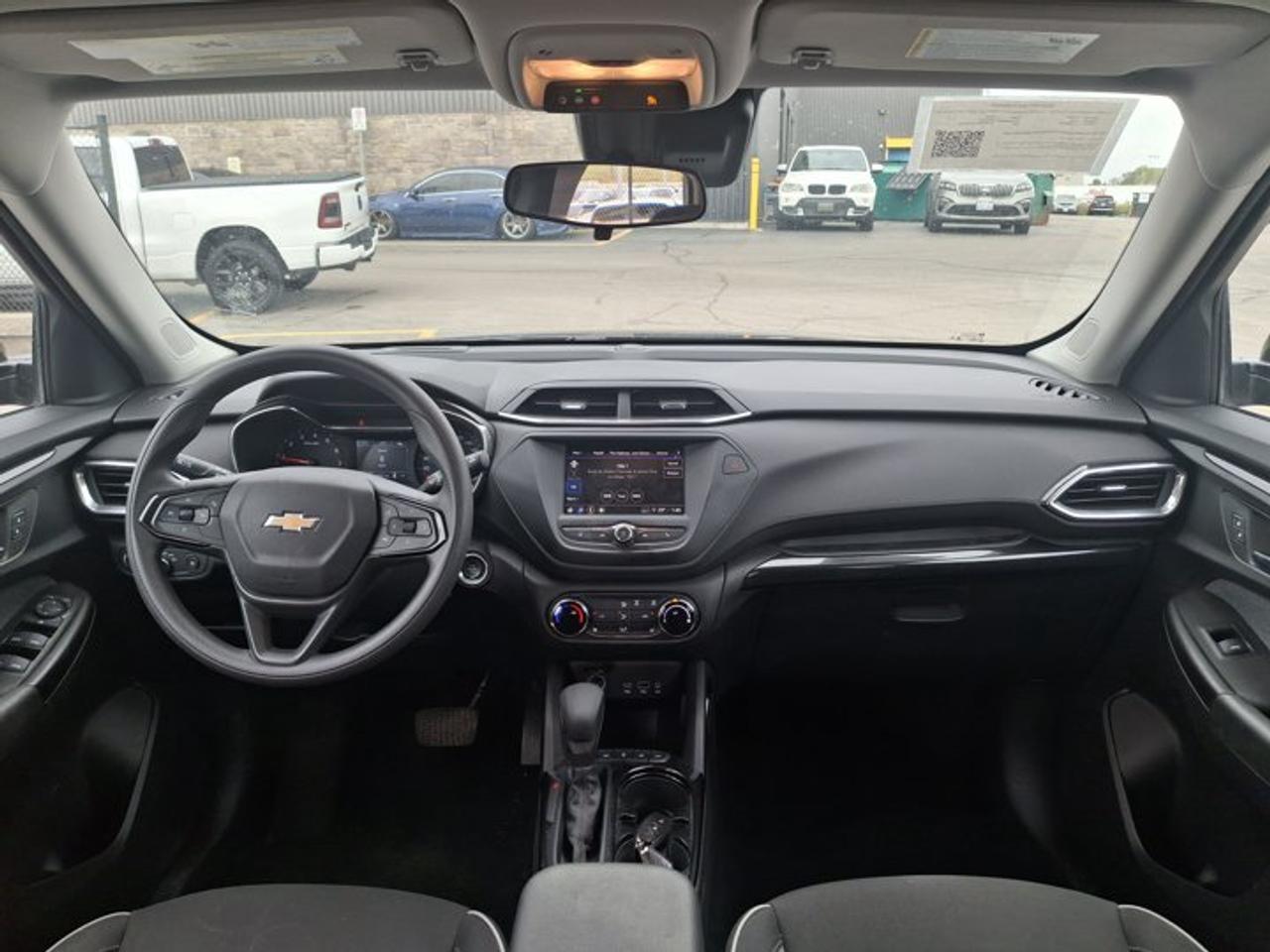 2023 Chevrolet TrailBlazer LT AWD | Heated Seats | CarPlay + Android | Remote Start | Rear Cam | and More ! Photo