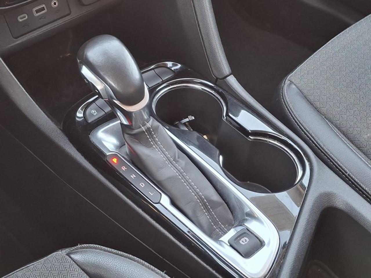 2021 Buick Encore GX Preferred | Heated Seats | Power Drivers Seat | Remote Start | Lane Keep Assist | Carplay & More ! Photo