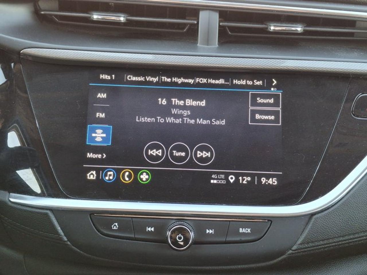 2021 Buick Encore GX Preferred | Heated Seats | Power Drivers Seat | Remote Start | Lane Keep Assist | Carplay & More ! Photo