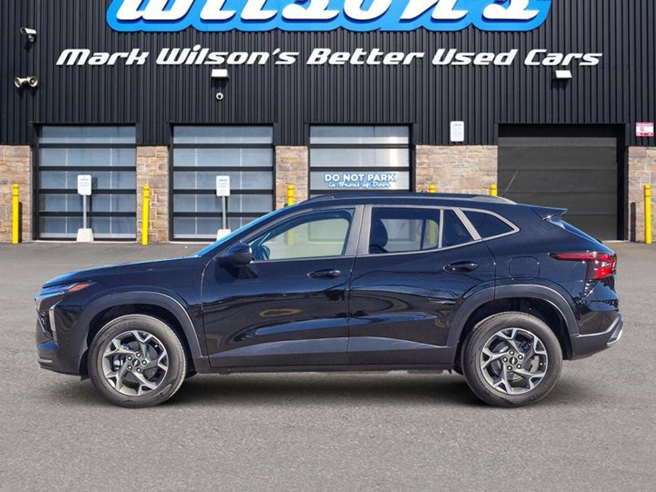 2025 Chevrolet Trax LT | Heated Seats + Steering | Adaptive Cruise | Blind Spot | Remote Start | CarPlay and More ! Photo