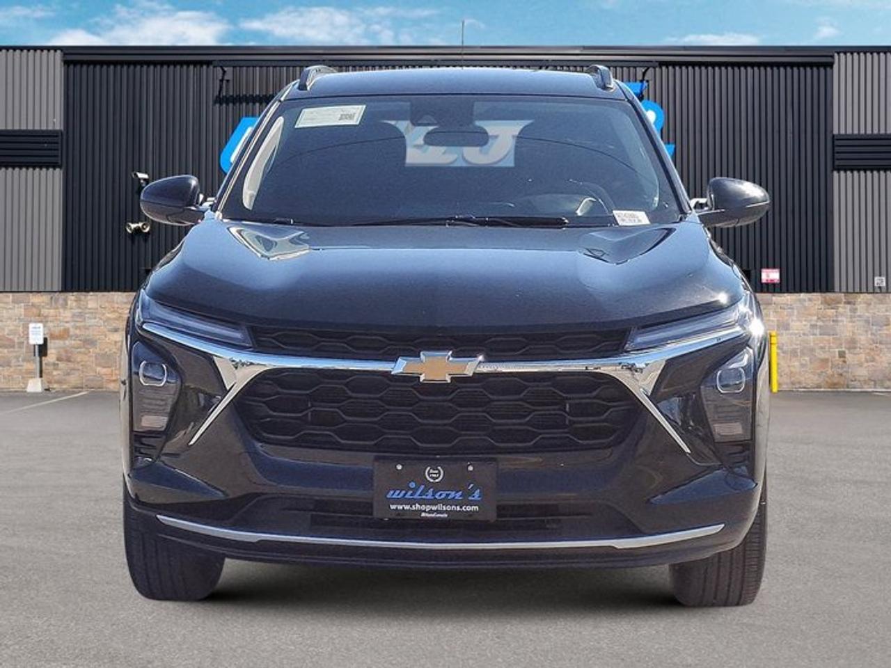 2025 Chevrolet Trax LT | Heated Seats + Steering | Adaptive Cruise | Blind Spot | Remote Start | CarPlay and More ! Photo