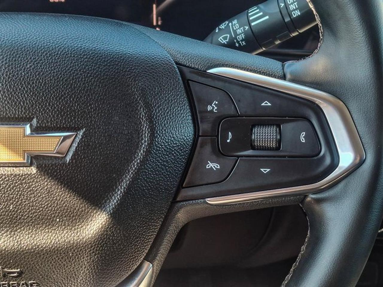 2025 Chevrolet Trax LT | Heated Seats + Steering | Adaptive Cruise | Blind Spot | Remote Start | CarPlay and More ! Photo