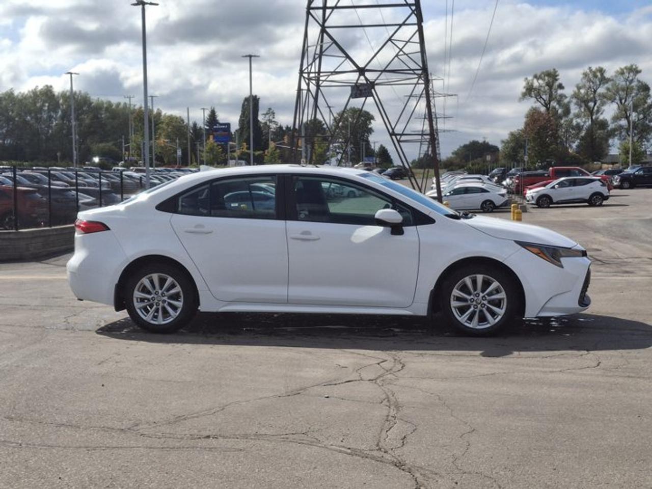 2024 Toyota Corolla LE Upgrade | Sunroof | Heated Seats | Radar Cruise | Rear Camera | Bluetooth | and More ! Photo