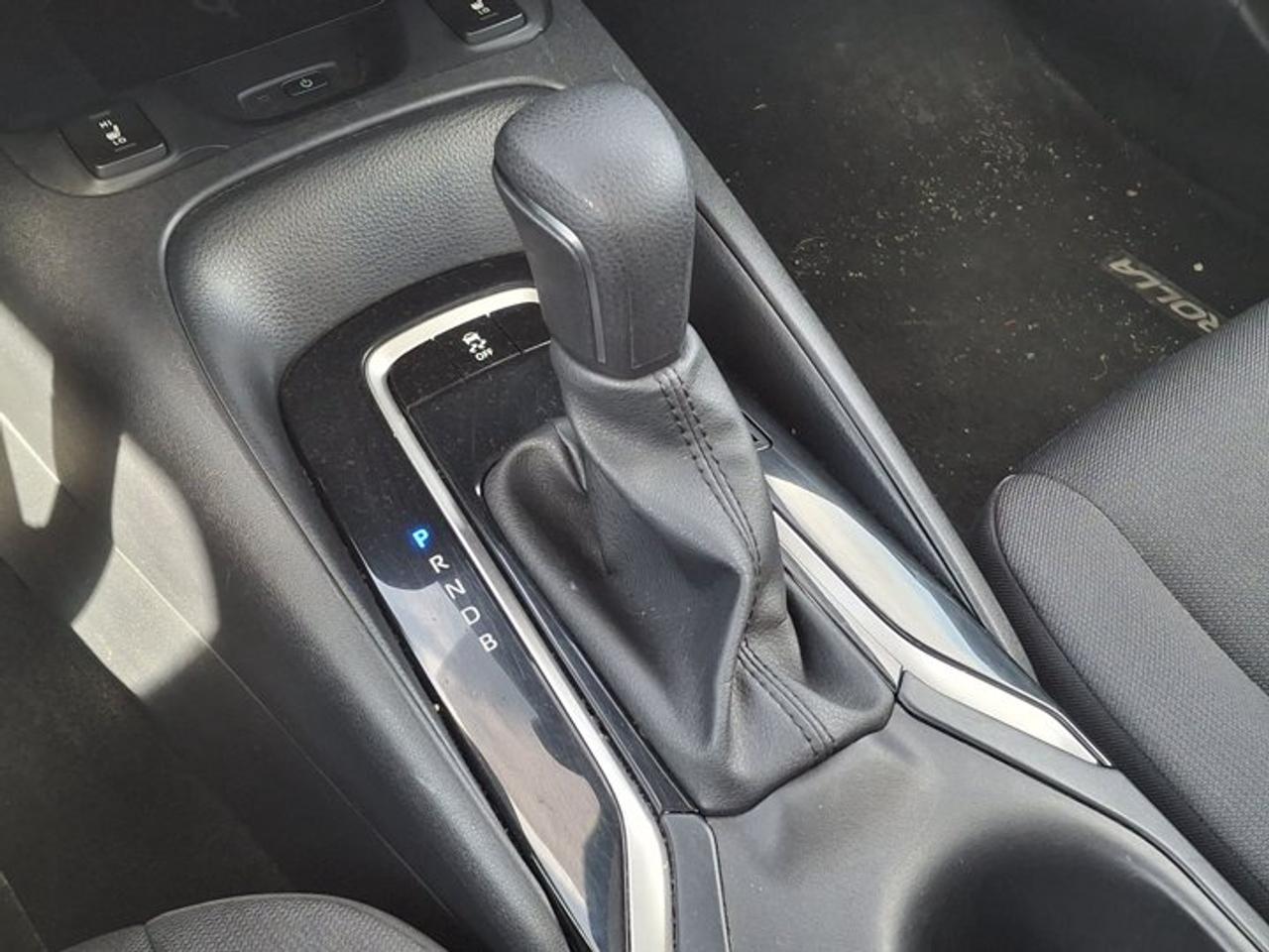 2024 Toyota Corolla LE Upgrade | Sunroof | Heated Seats | Radar Cruise | Rear Camera | Bluetooth | and More ! Photo
