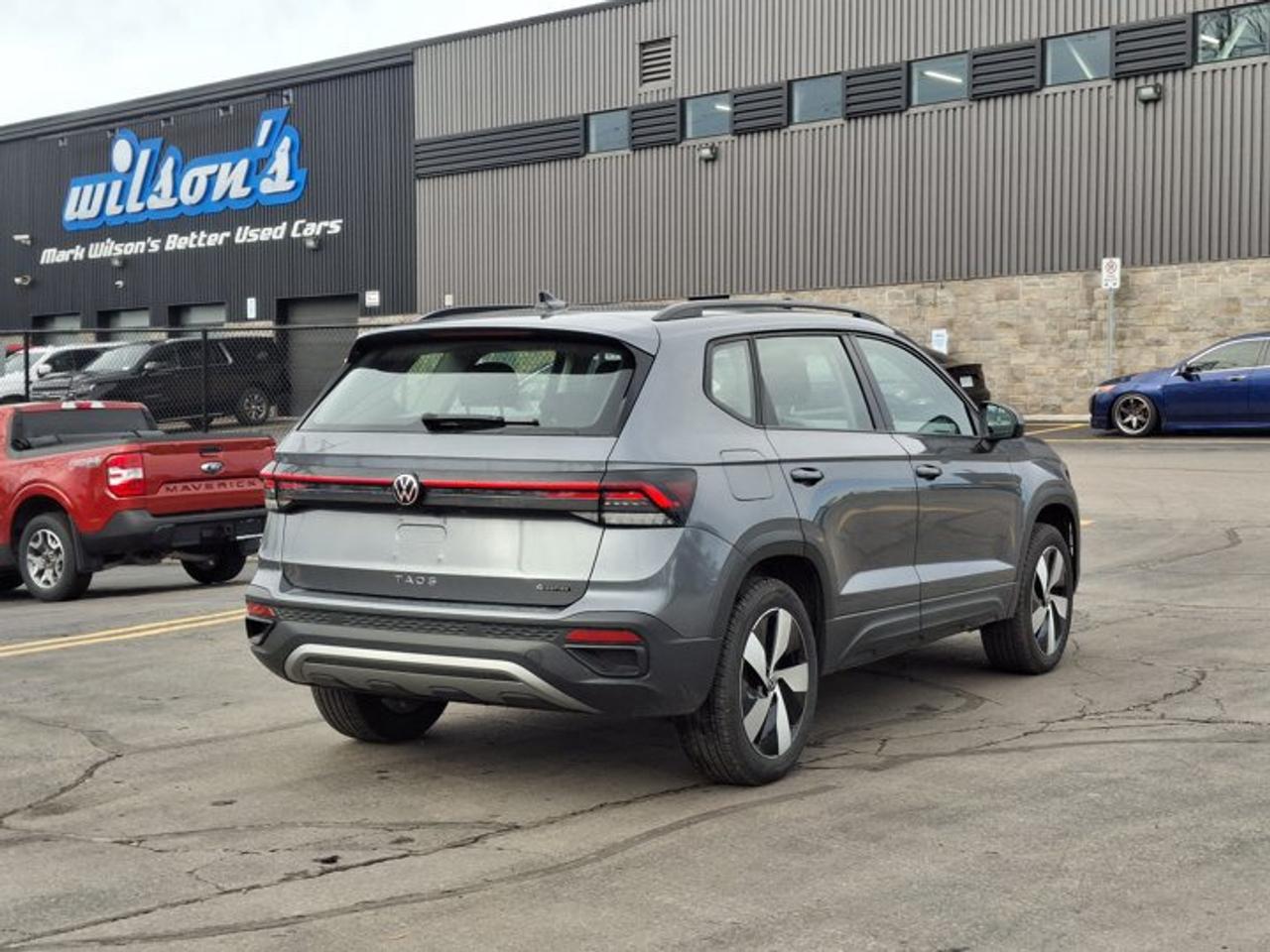 2025 Volkswagen Taos Trendline AWD | Heated Seats + Steering | Adaptative Cruise | Blind Spot Monitor | Carplay & More ! Photo