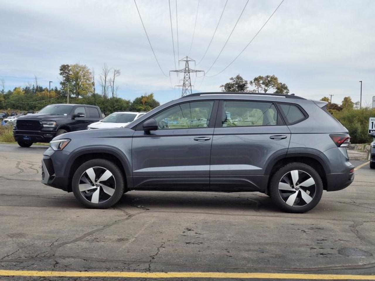 2025 Volkswagen Taos Trendline AWD | Heated Seats + Steering | Adaptative Cruise | Blind Spot Monitor | Carplay & More ! Photo5