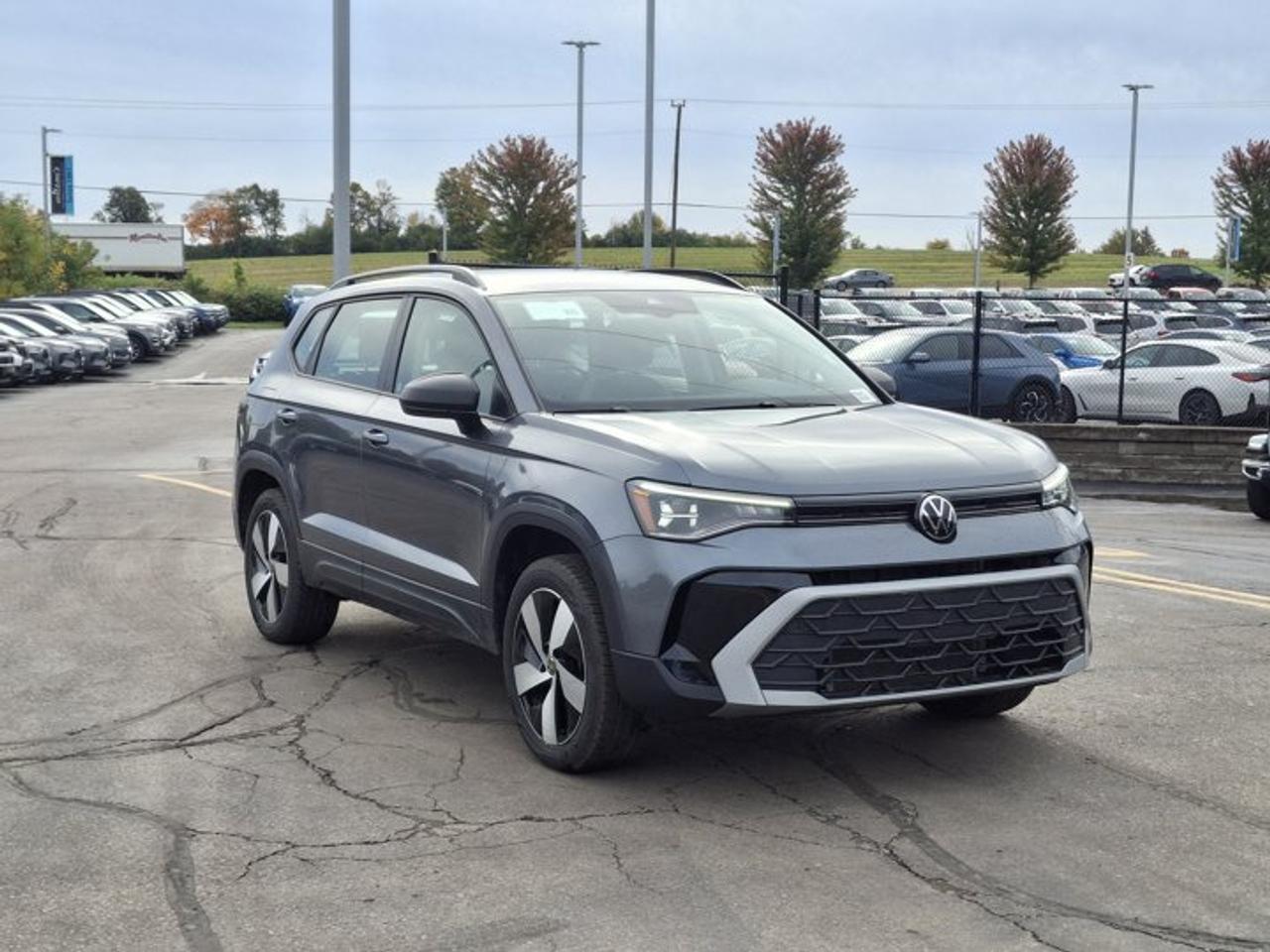 2025 Volkswagen Taos Trendline AWD | Heated Seats + Steering | Adaptative Cruise | Blind Spot Monitor | Carplay & More ! Photo