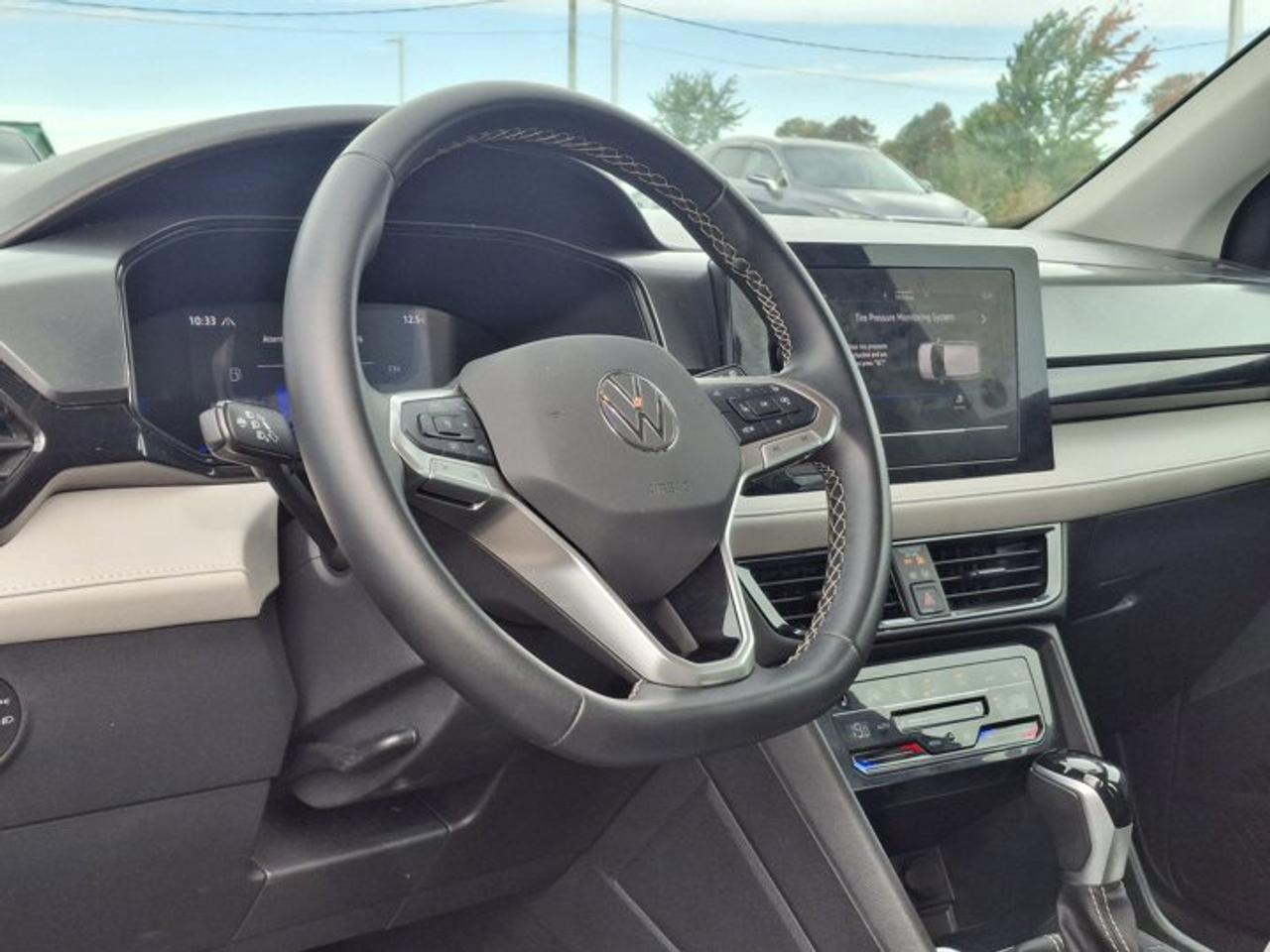 2025 Volkswagen Taos Trendline AWD | Heated Seats + Steering | Adaptative Cruise | Blind Spot Monitor | Carplay & More ! Photo