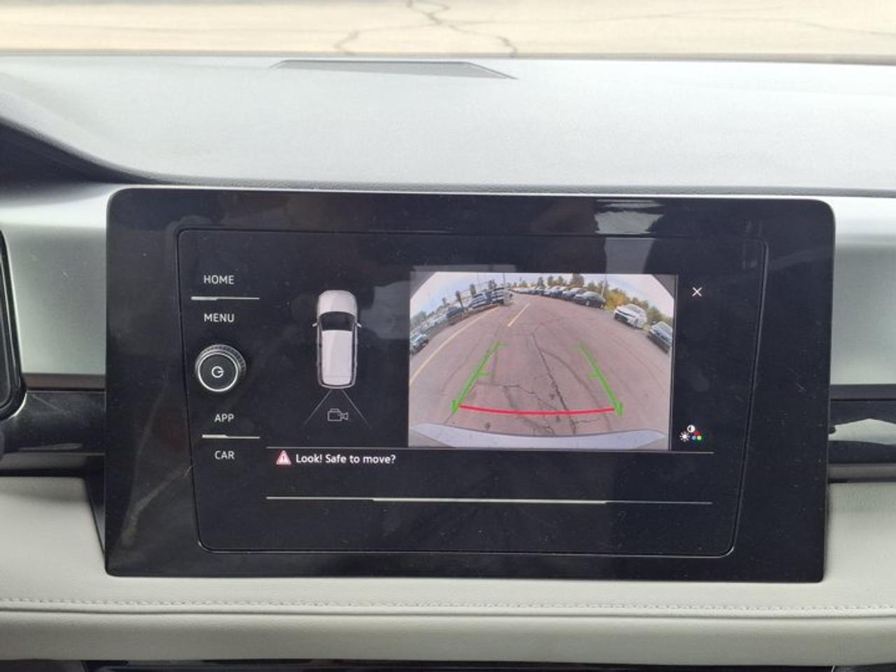 2025 Volkswagen Taos Trendline AWD | Heated Seats + Steering | Adaptative Cruise | Blind Spot Monitor | Carplay & More ! Photo