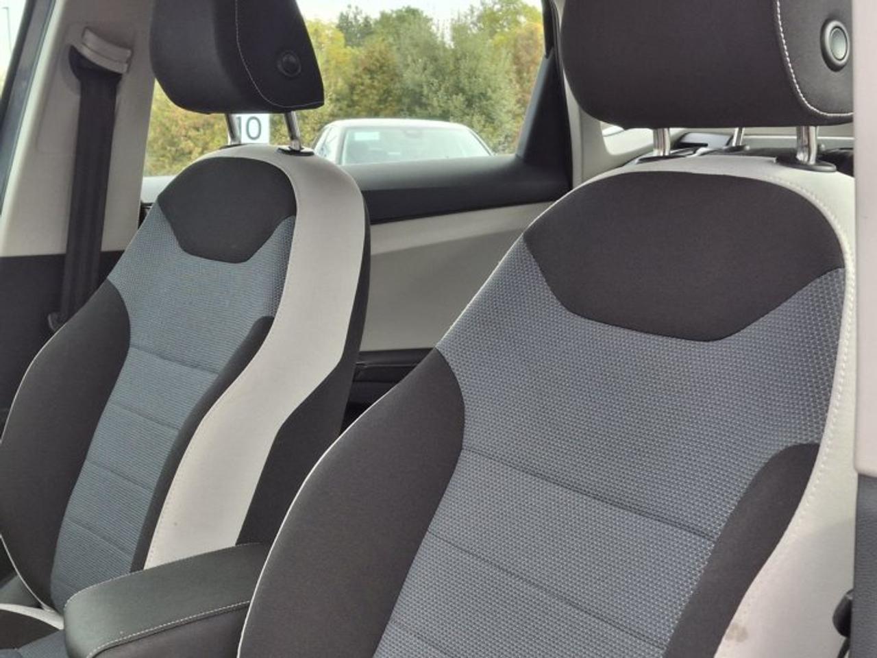 2025 Volkswagen Taos Trendline AWD | Heated Seats + Steering | Adaptative Cruise | Blind Spot Monitor | Carplay & More ! Photo