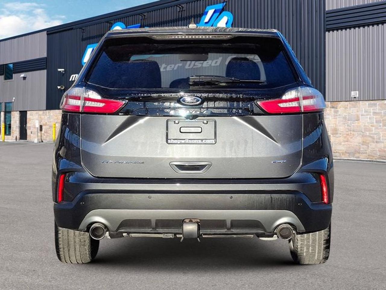 2022 Ford Edge Titanium AWD | Leather | Panoramic Sunroof | Heated Seats + Steering | Trailer Tow Pkg | and More ! Photo