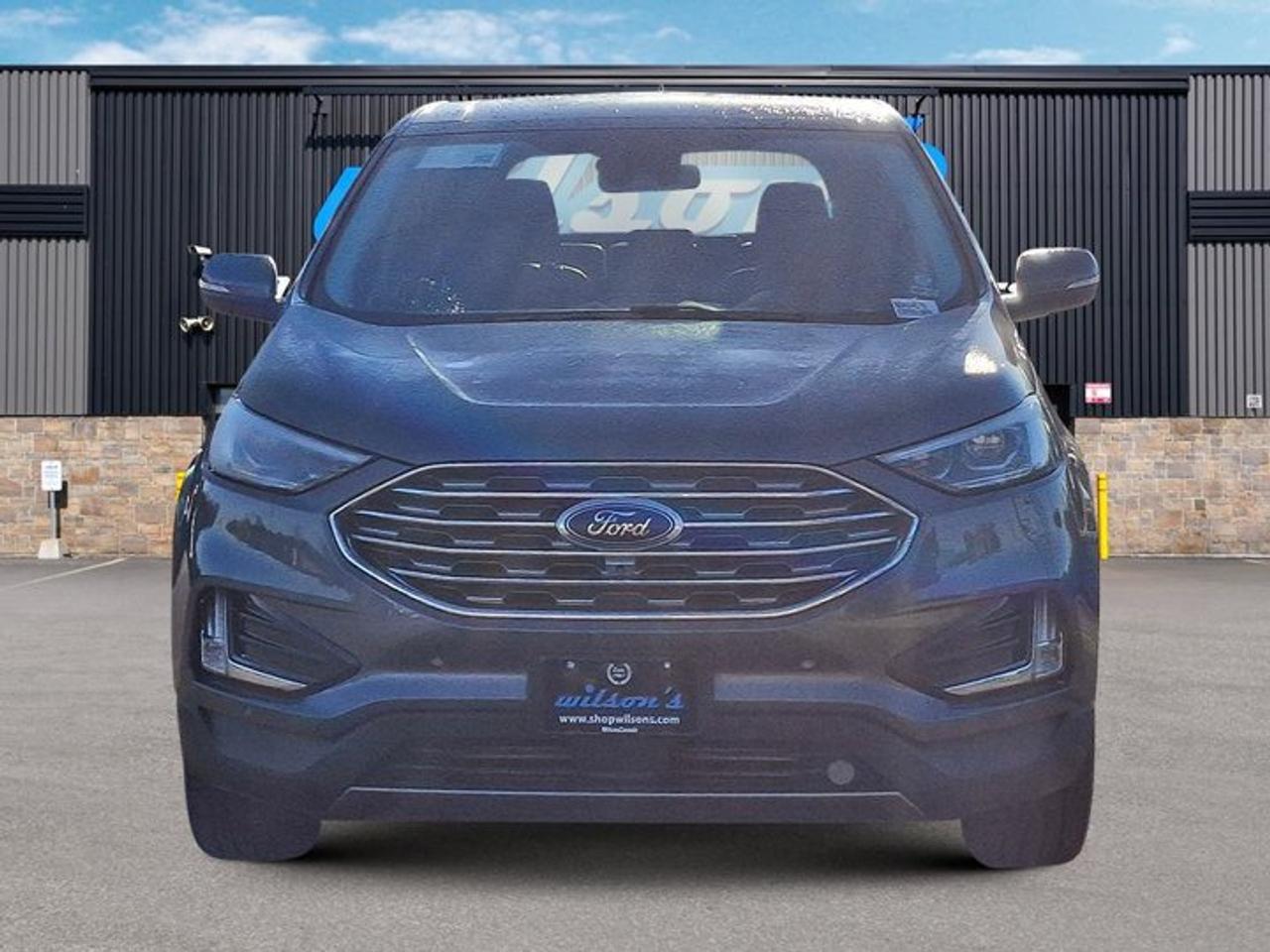 2022 Ford Edge Titanium AWD | Leather | Panoramic Sunroof | Heated Seats + Steering | Trailer Tow Pkg | and More ! Photo
