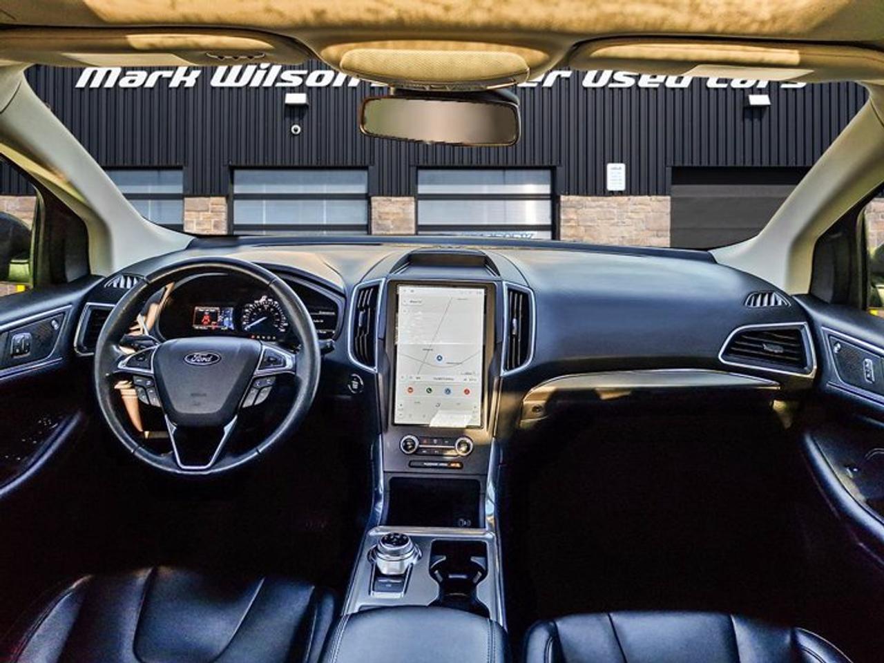 2022 Ford Edge Titanium AWD | Leather | Panoramic Sunroof | Heated Seats + Steering | Trailer Tow Pkg | and More ! Photo