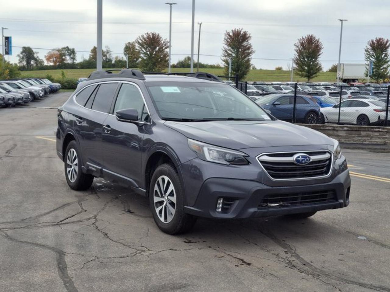 2022 Subaru Outback Touring AWD | Sunroof | Heated Seats + Steering | Power Liftgate | CarPlay + Android | and More ! Photo