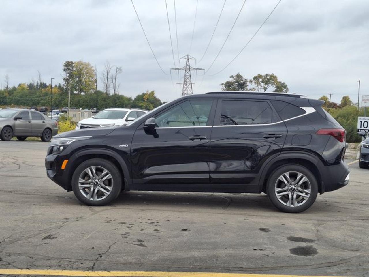 2023 Kia Seltos EX AWD | Leather | Sunroof | Heated Seats + Steering | CarPlay + Android Auto | Blind Spot & More ! Photo5
