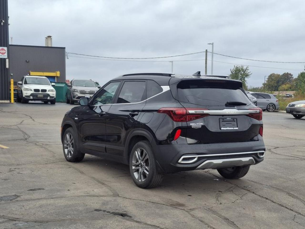 2023 Kia Seltos EX AWD | Leather | Sunroof | Heated Seats + Steering | CarPlay + Android Auto | Blind Spot & More ! Photo2