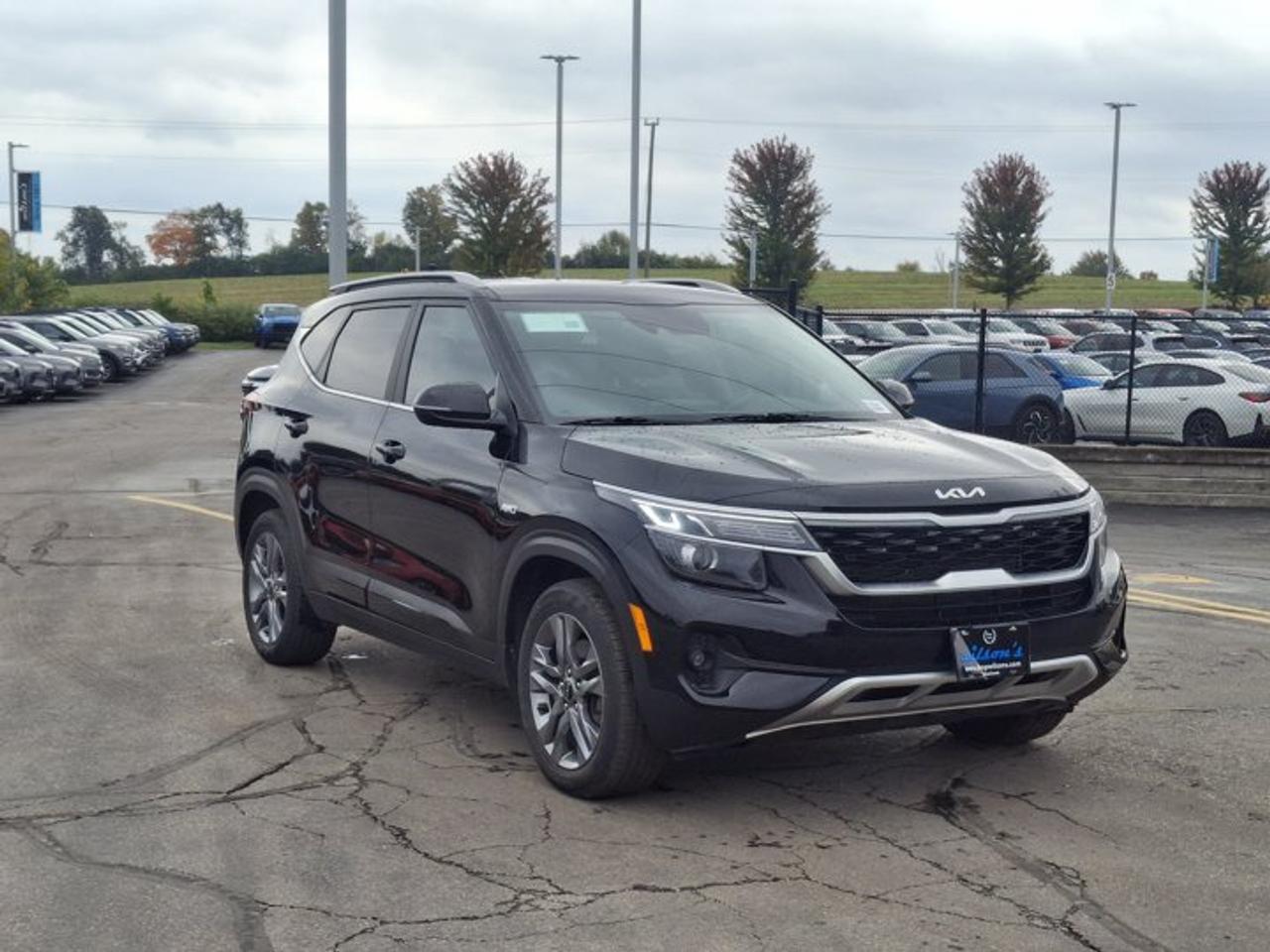2023 Kia Seltos EX AWD | Leather | Sunroof | Heated Seats + Steering | CarPlay + Android Auto | Blind Spot & More ! Photo