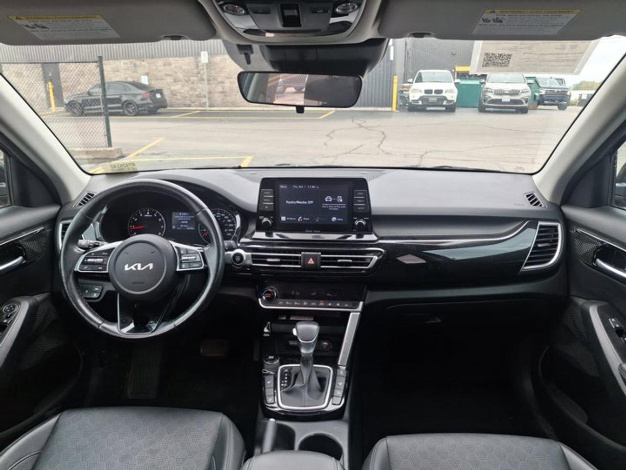 2023 Kia Seltos EX AWD | Leather | Sunroof | Heated Seats + Steering | CarPlay + Android Auto | Blind Spot & More ! Photo