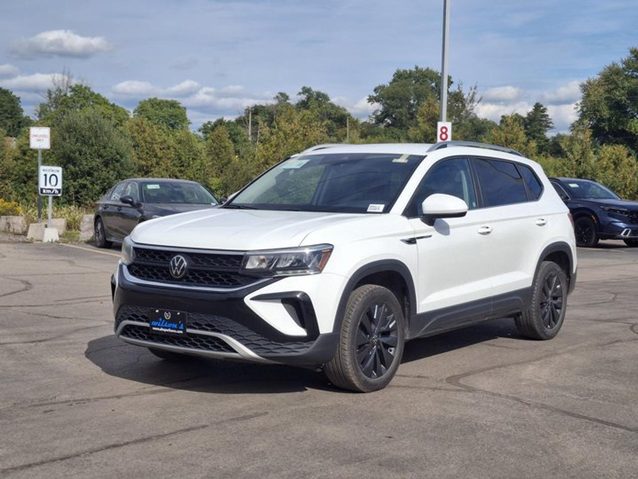 2024 Volkswagen Taos Comfortline | Heated Seats + Steering | Remote Start | Adaptive Cruise | CarPlay + Android & More ! Photo5